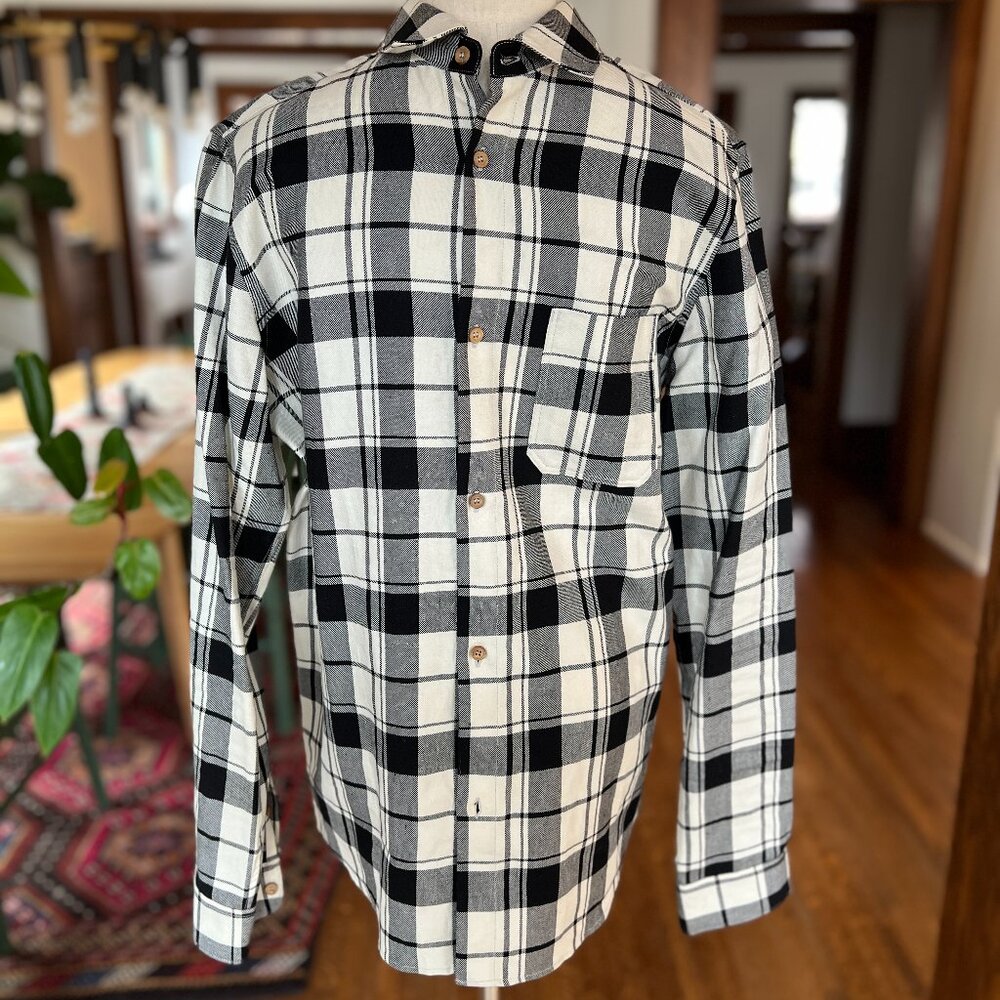 APC Men’s M Cotton & Linen blend button down shirt EUC